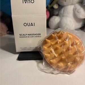 OUAI Scalp Massager - Vibrant Orange